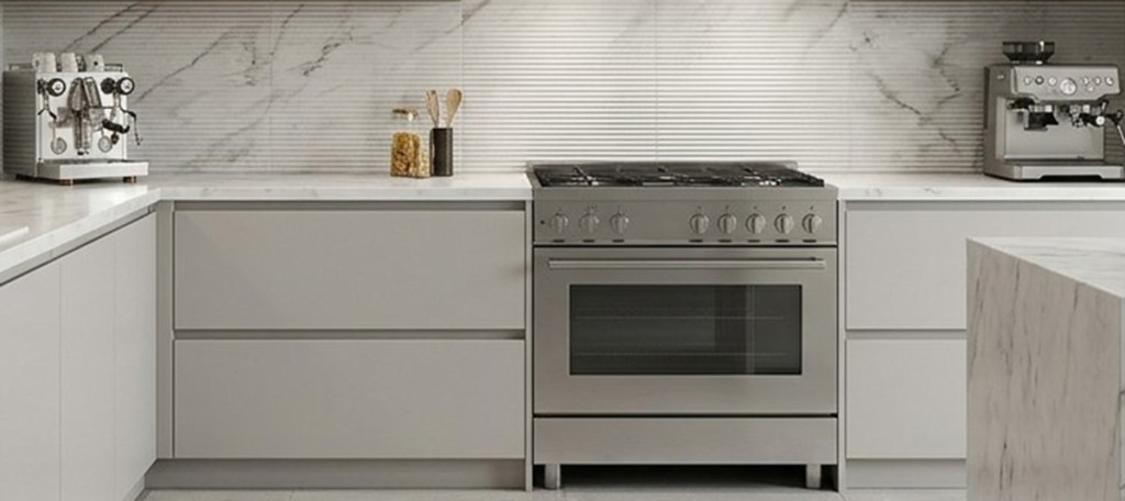 White Marble effect Ribbed D?cor Ceramic Wall Tile 300x600mm | Capri ...