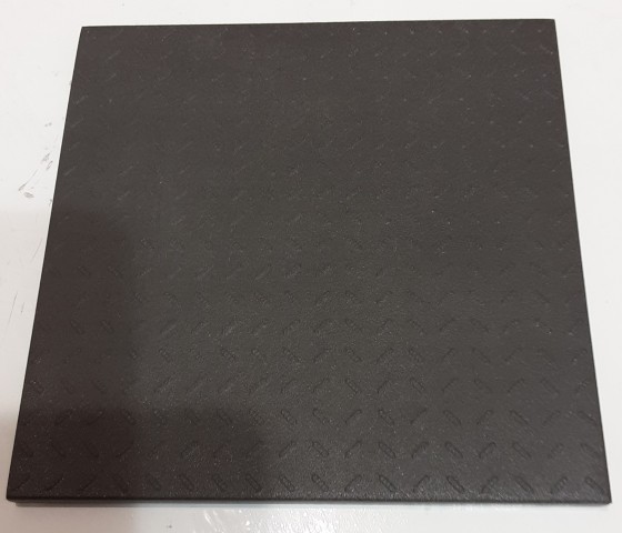 NB11080 Uni Black Corund 150x150mm - 10m²