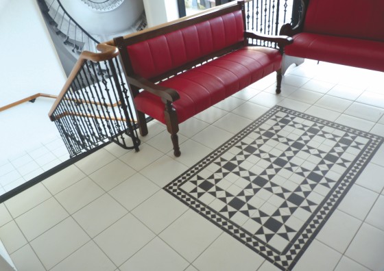 Gosford Victorian Black & White Porcelain Border Floor Tile 285x93mm