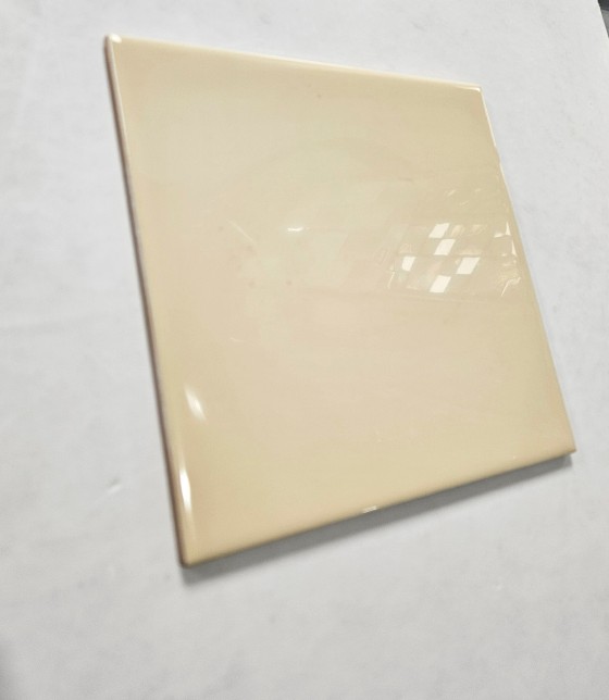 TC702 N&C Ikon Gloss Ivory 150x150mm - 0.72m²