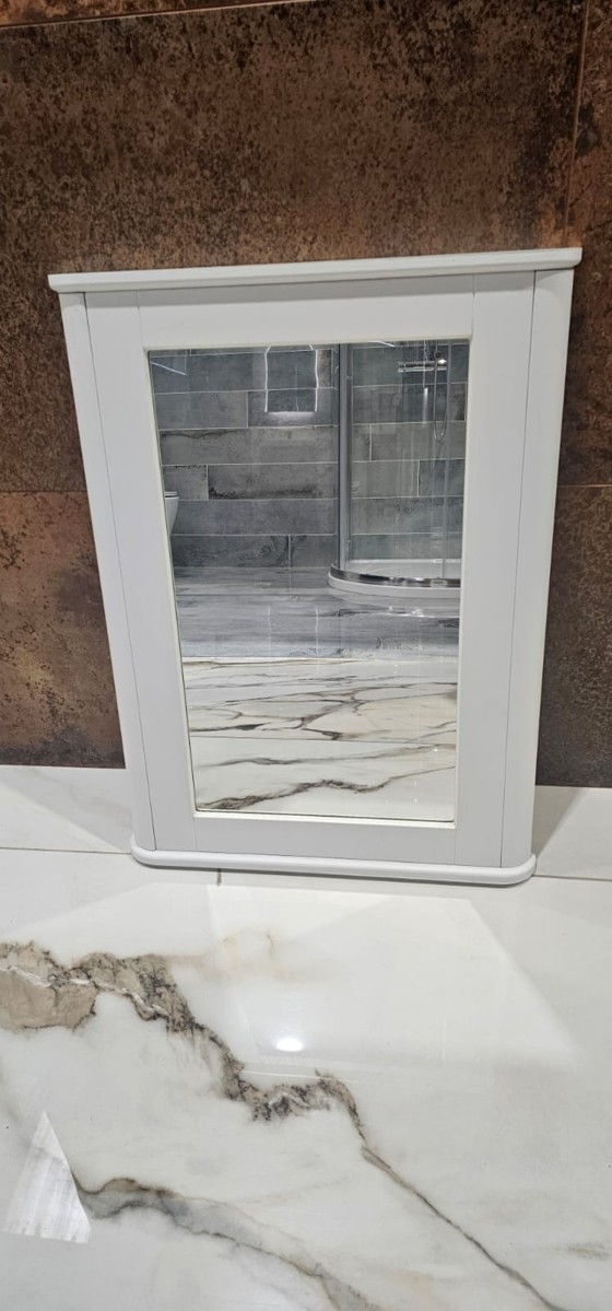 S7005254 Heritage White Mirror 490