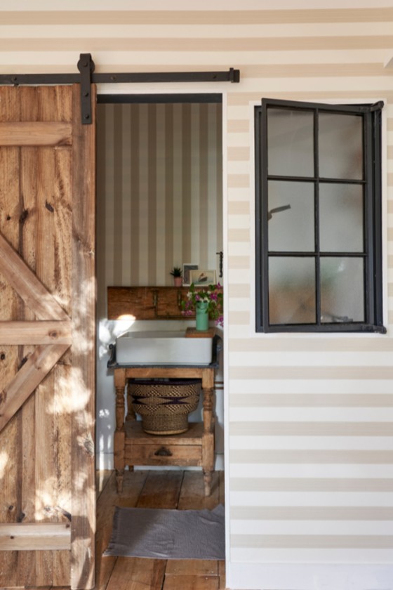 Farrow & Ball Wallpaper Five Over Stripe 612