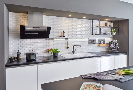 Mini Bevel White Ceramic Mosaic Wall Tile (100x50mm) 295x291mm