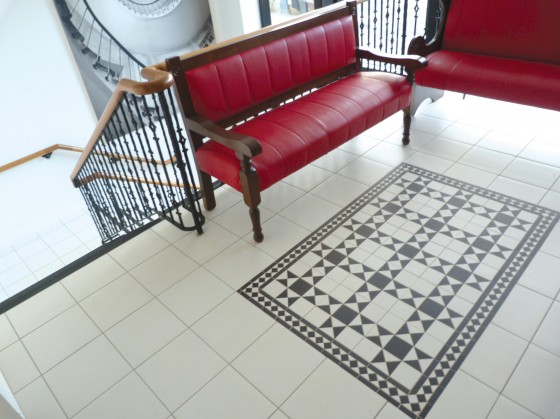 Gosford Victorian Black & White Porcelain Border Floor Tile 285x93mm